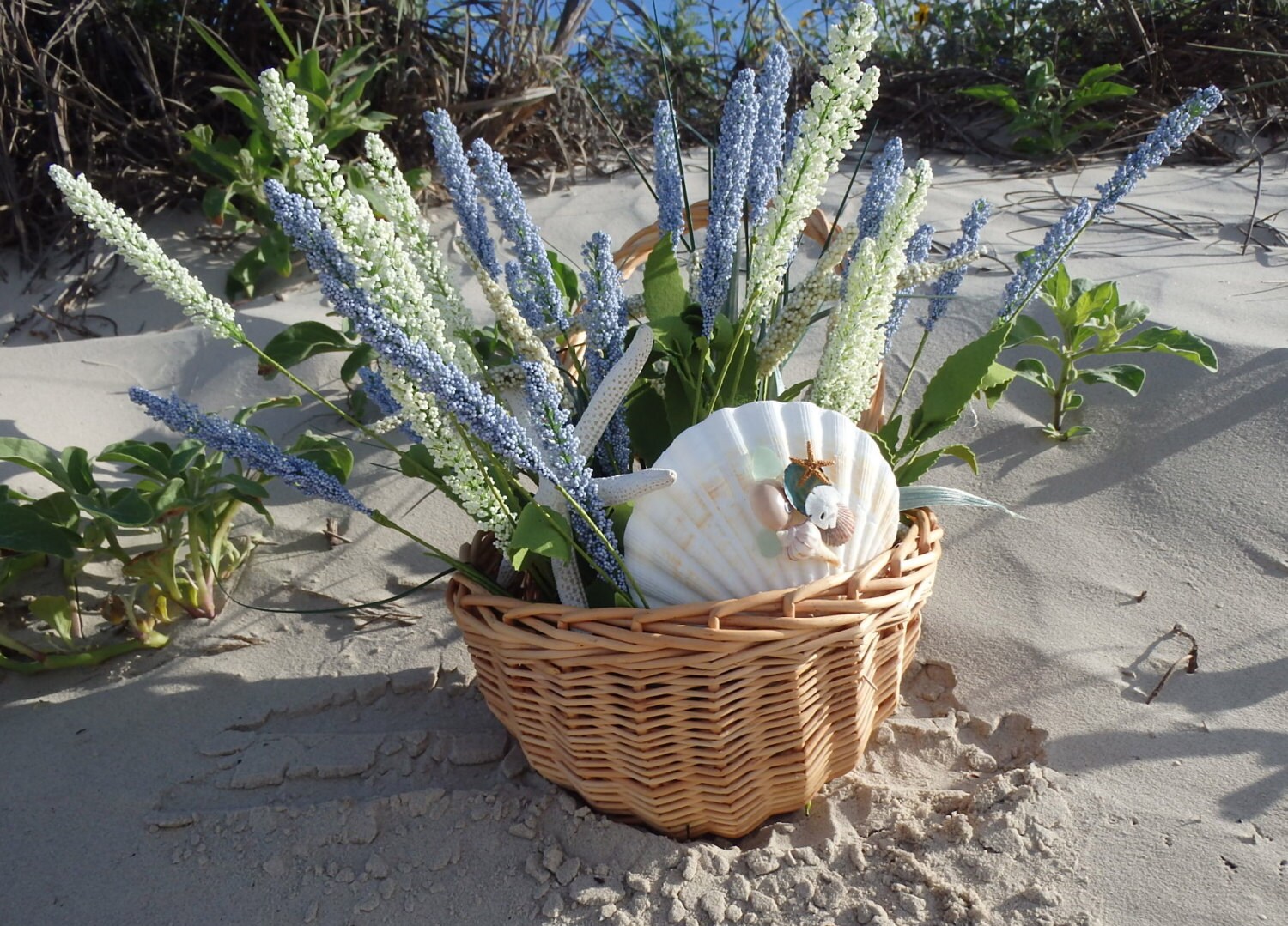 Wreath Beach Basket Coastal Style with Starfish by HomeSweetCoast