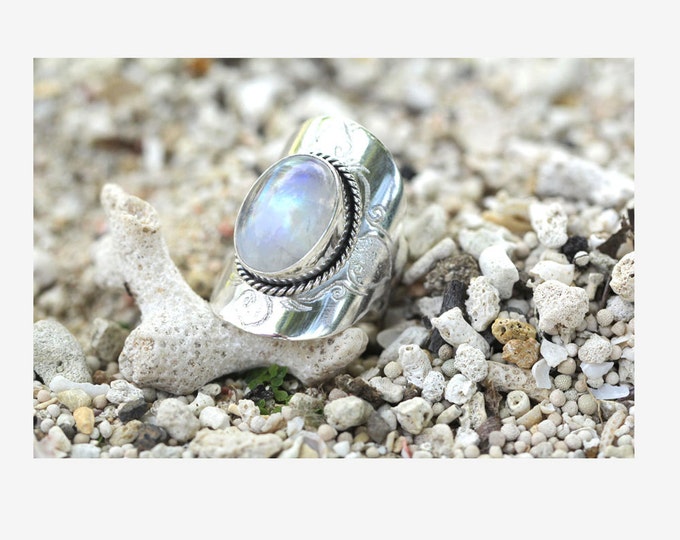 Large Moonstone Ring, Statement Silver Moonstone Ring, Solid Sterling 925 Silver Ring, Handcarved Ring, Engraving