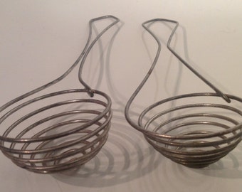 Vintage Wire Egg Separator/ Vintage Kitchen Tool
