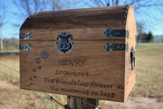 Large Pet Memory Keepsake Box - Pet Memorial - Memory Chest - Pet Memory Box - Custom Pet Memory Chest by CountryBarnBabe