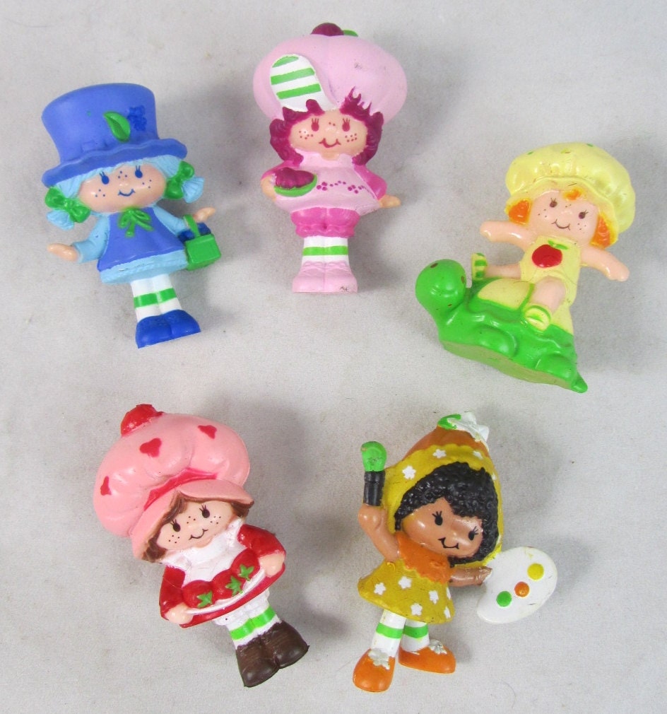 strawberry shortcake figures