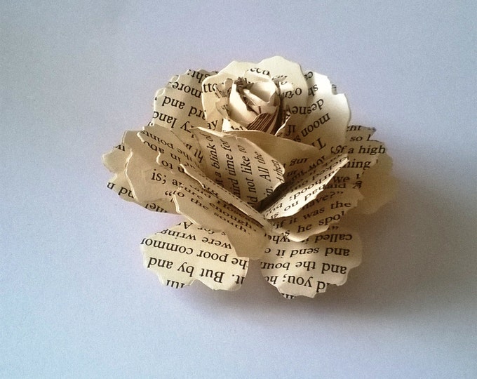 20 Vintage Roses, Book Page Roses, wedding centerpiece, embellishment, Craft project, Wedding decor, Home Decor