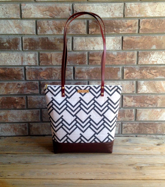 Zipper Purse Modern Print with Brown Leather Bottom
