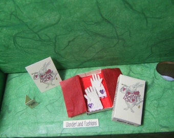 1 Inch scale, Leather Gloves, White Rabbit, 1/12th Scale,'Gauntlet' Gloves, Alice in Wonderland, Mad Hatter, Cheshire Cat,Lewis Carroll,OOAK