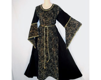 Items similar to Custom Hand-Embroidered Medieval Gown Made to Order on ...