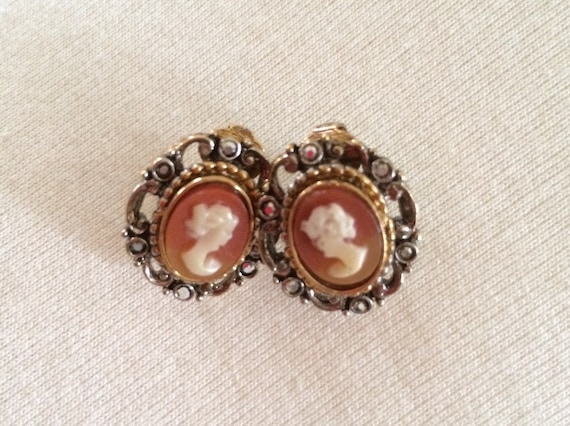 Vintage Cameo Clip On Earrings By Vintagemarketva On Etsy