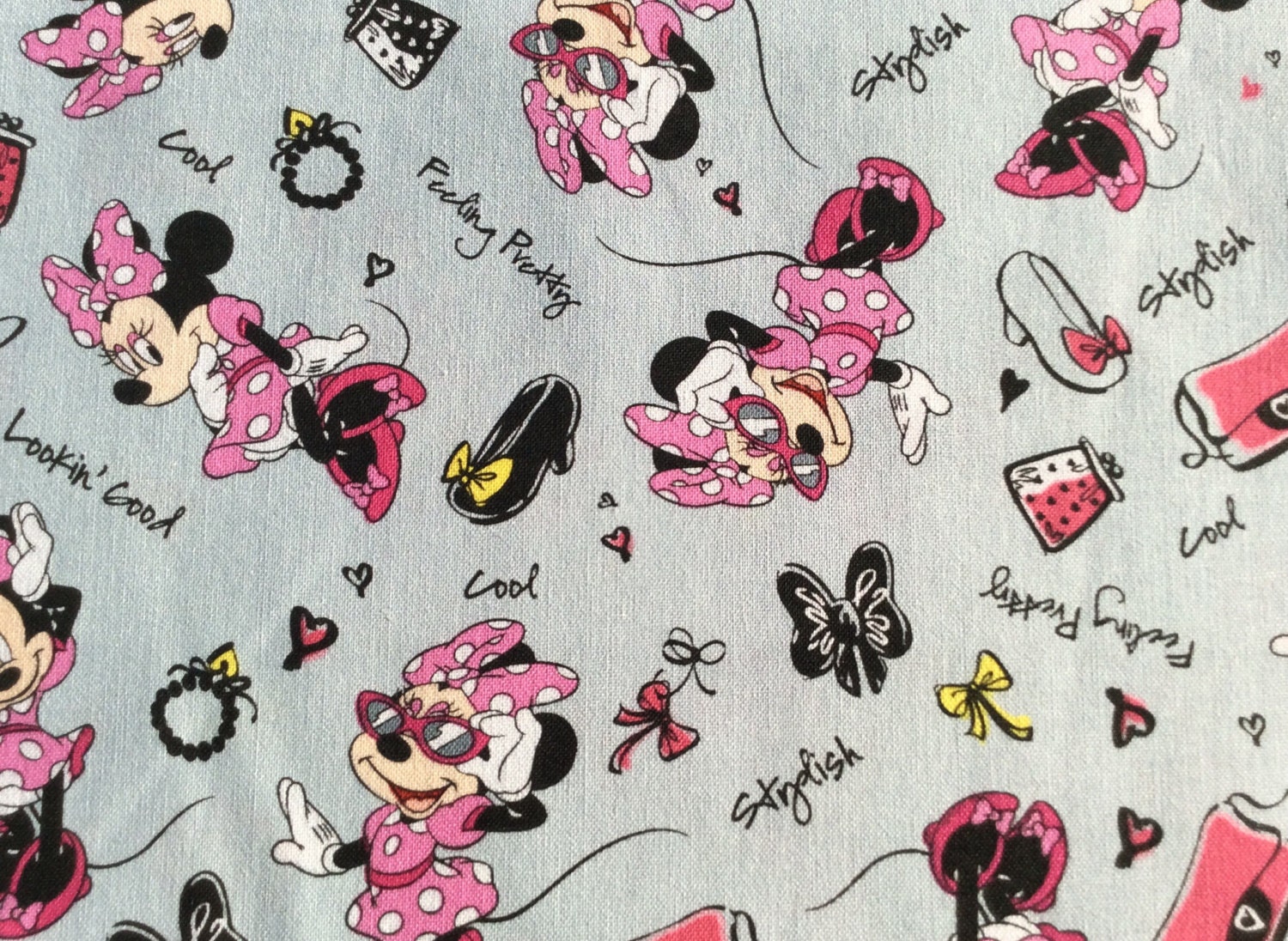 Minnie Mouse Fashionista Fabric by Springs Creative cotton