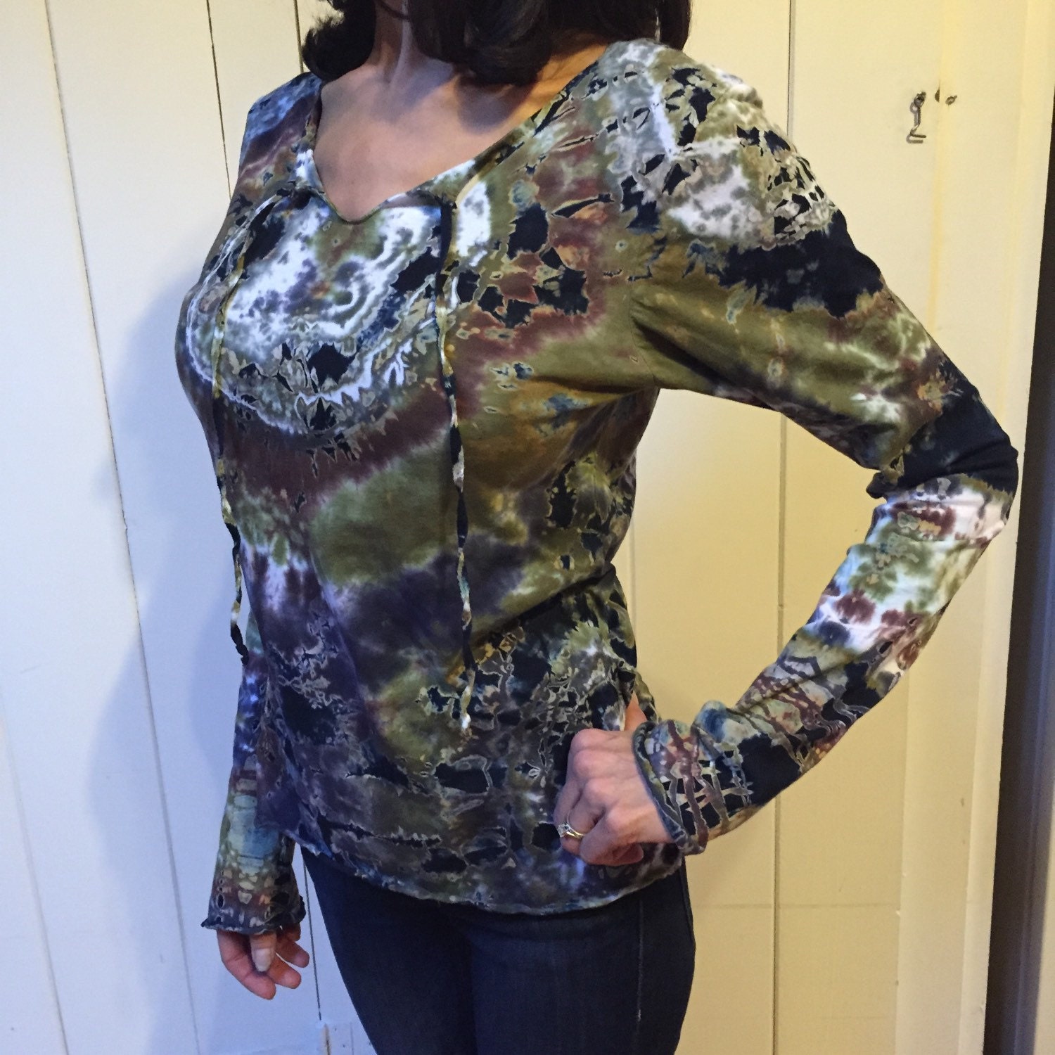 Size Medium Tie Dye Extended Sleeve Light by OptimumColorDesigns