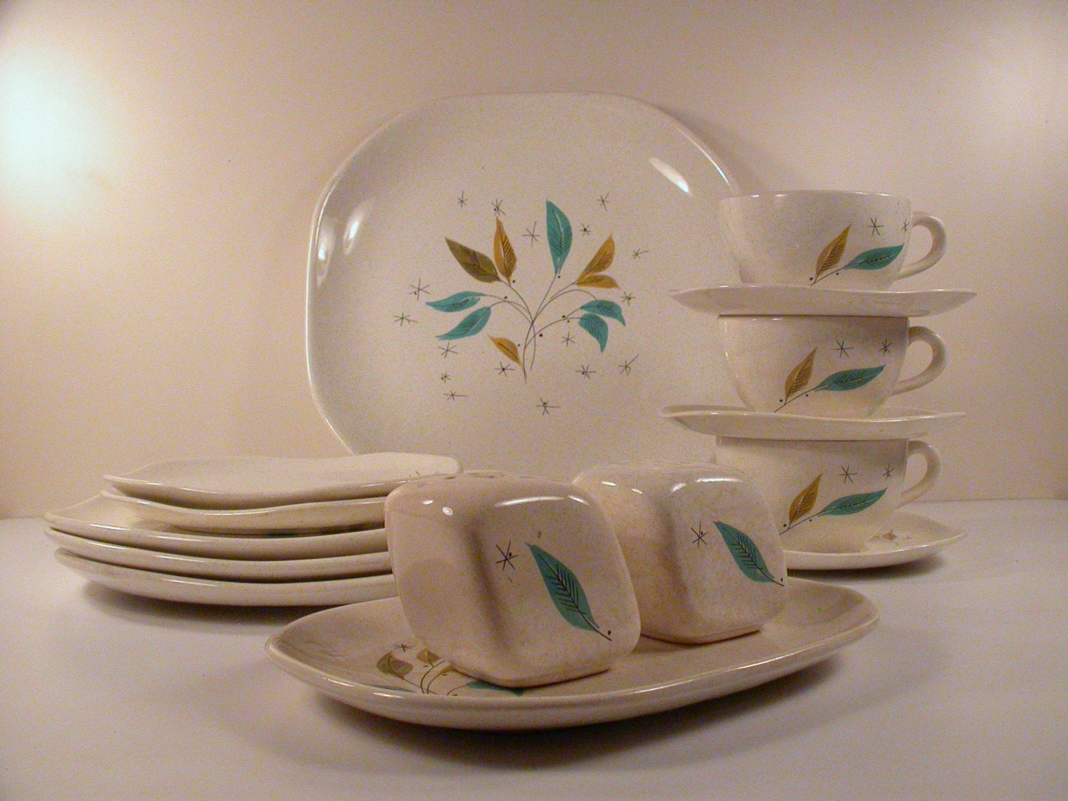Mid Century Modern Sovereign Potters Vogue Dinnerware Viktor