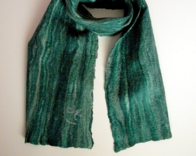 Winter scarf Green felt scarf Wool felted scarf Fall scarves Long scarf merino wool Unisex scarves Christmas scarf Gift ideas stylish scarf