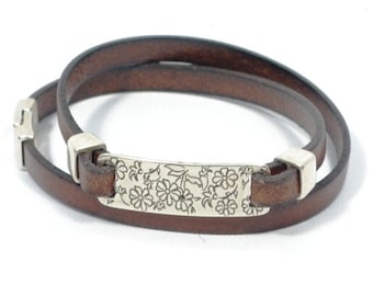engraved leather bracelet, personalized leather bracelet, flower engraved bracelet, brown leather, double wrap bracelet, gift for mom