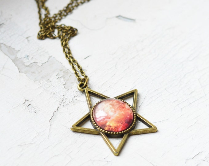 GALAXY // Pendant in the form of a star of metal brass with the image of Space under glass // Space, World // Pink, Red, Orange // Fashion