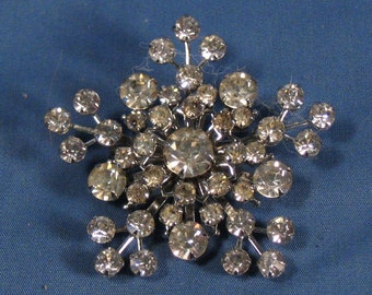 Vintage Star Shaped Rhinestone Brooch