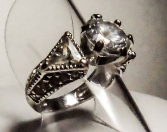 CZ Sterling Silver Ring Size: 5-1/2 rj size 5 avon
