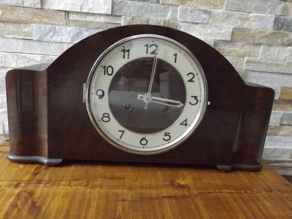 SALE Vintage wind-up mantel clock 1937