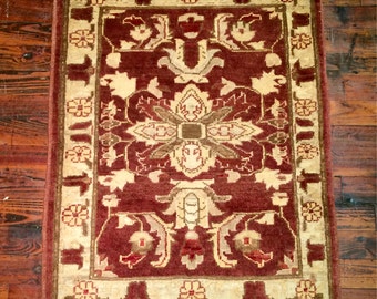 Vintage Persian Rug Heriz Oriental Rug / Floral