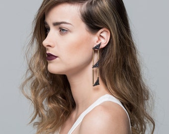 Lace earrings - Translation - Black triangular lace with bass sticks