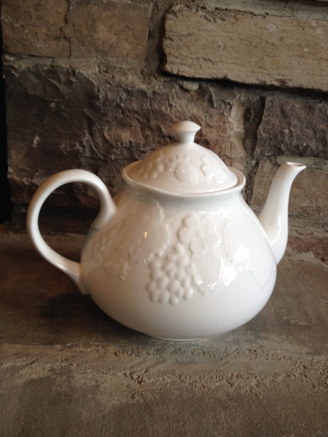 Vintage Wedgwood Teapot Strawberry and Vine Tea Pot 1992