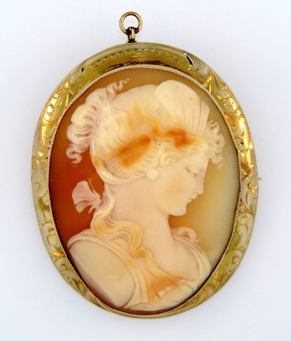 Vintage Old Ornate Shell Cameo Pendant Pin in 10k Yellow Gold