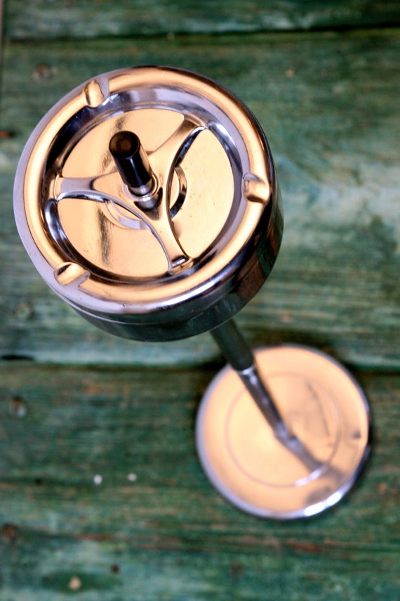 Italian ash tray stand