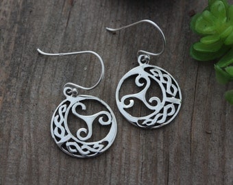 Sterling silver Triskelion Celtic Knot Earrings, Silver Knot Earrings, Celtic Triskele Earrings, Celtic Earrings, Silver Earrings Jewelry