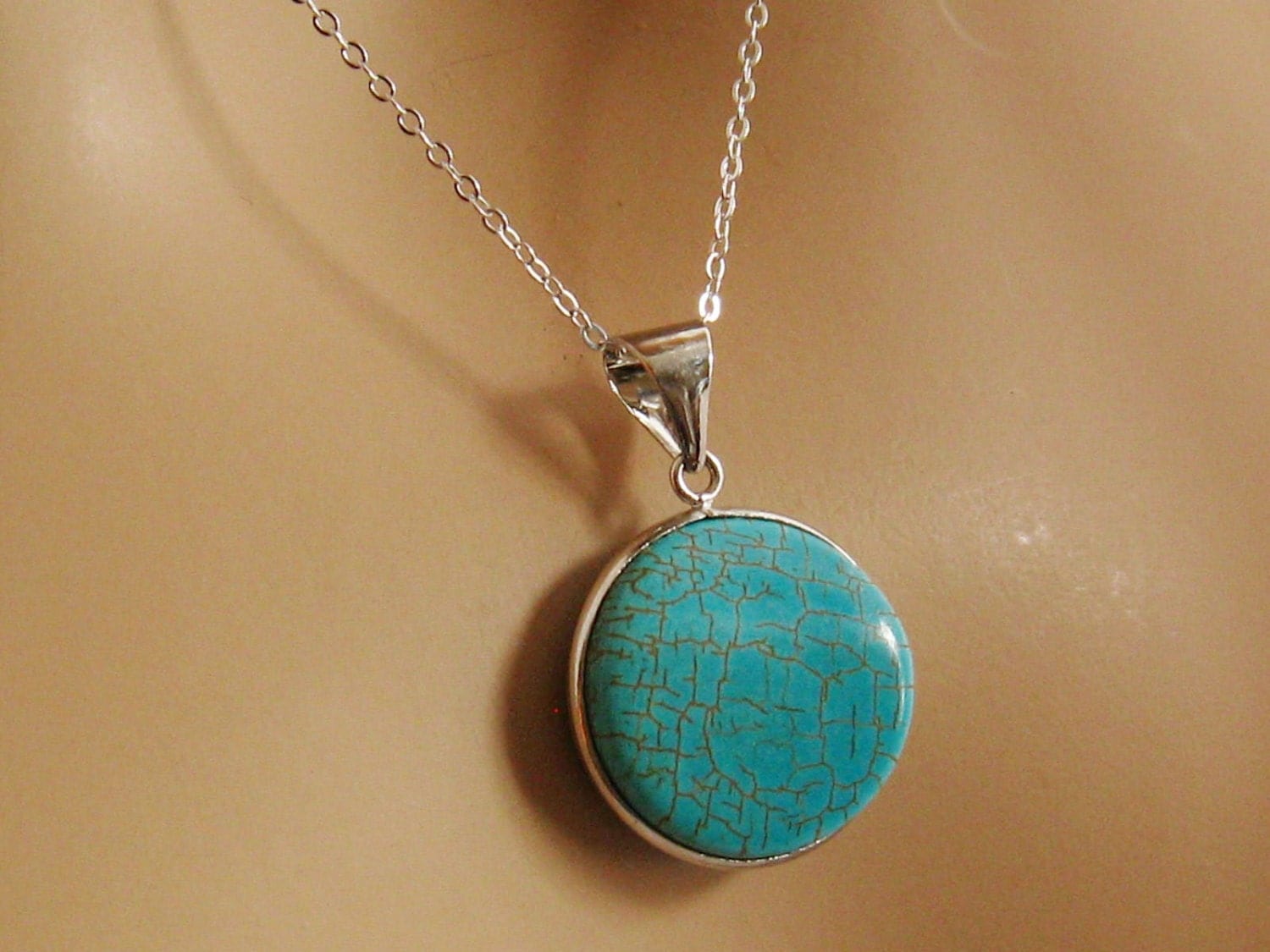 Round Turquoise Blue Necklace Stone Jewelry with Curved Round