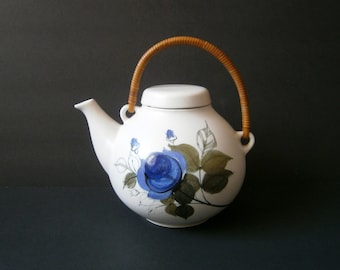 Arabia Finland Floral Teapot Hikka Lisa Ahola Ulla Procope Ceramic Danish Modern Flowers