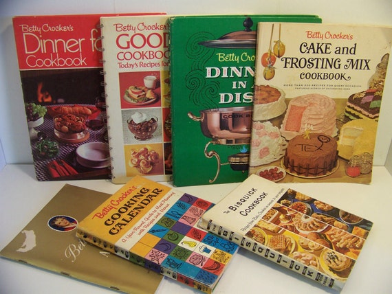 Vintage Lot 7 Betty Crocker Cookbooks Calendar Bisquick Baking