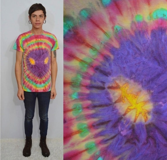 how to make an alien tie dye shirt