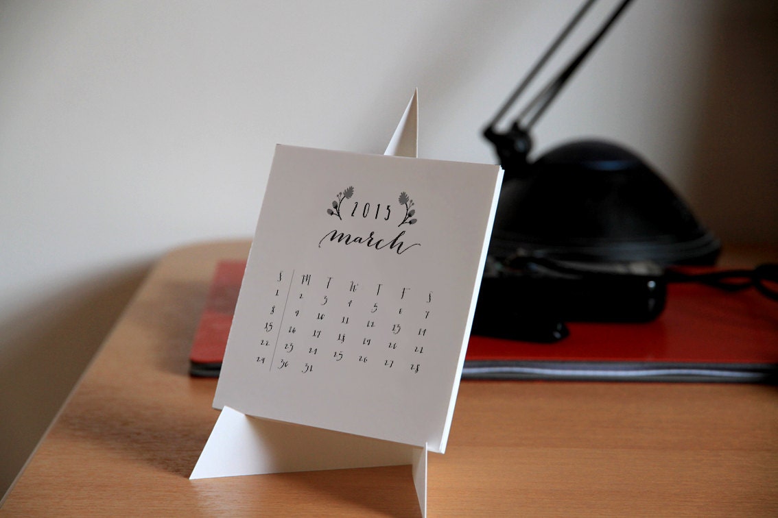 make your own photo desk calendar