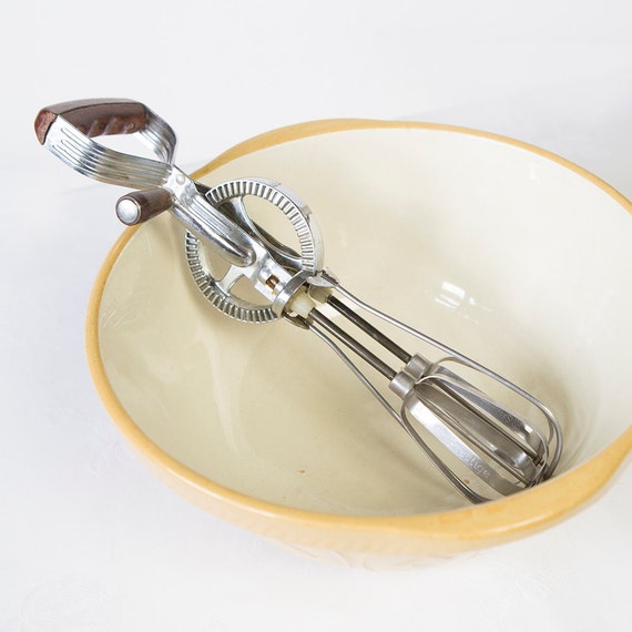 Vintage Prestige Hand Whisk