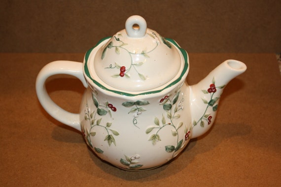 Pfaltzgraff Winterberry teapot 1980s by FranklinStVintage on Etsy