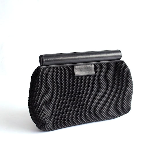 black woven purse . magnetic closure purse . 90s woven