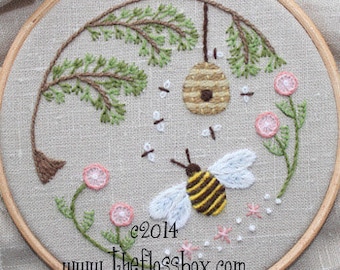 Bee's World Crewel Embroidery Kit