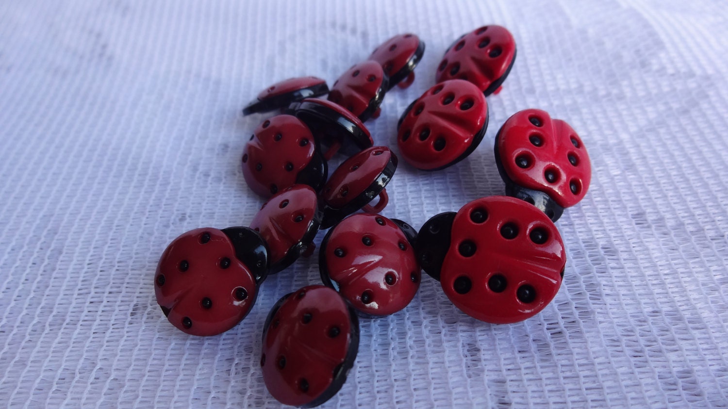 LadyBug Novelty Plastic Shank Button Craft Buttons Lady Bug