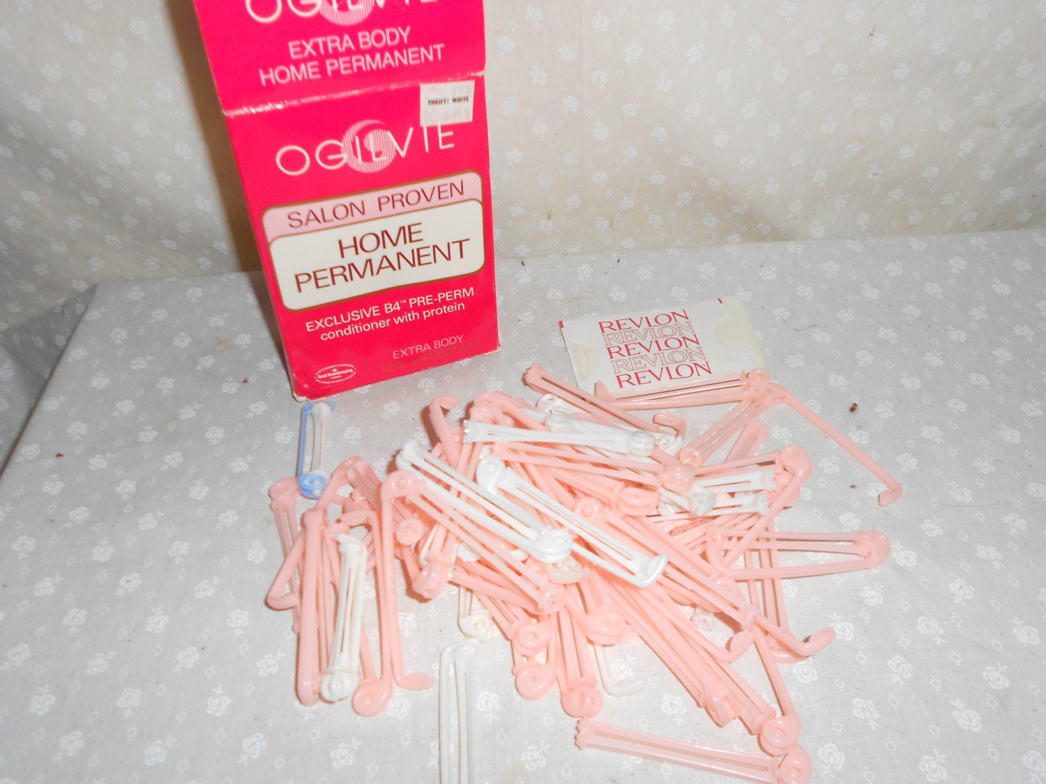 Toni Perm Rods/ Curlers in a Lilt box 50 rods