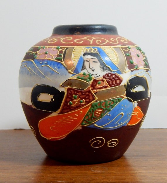 Items similar to Vintage Small Satsuma Vase Marked Made in Japan on Etsy