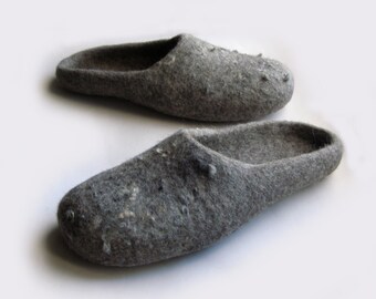 Eco friendly natural grey color/ felted slippers / grey / men's / silver / platinum