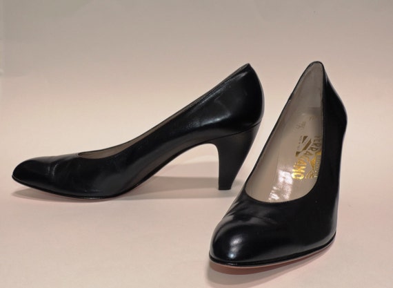Shoes Vintage Salvatore Ferragamo Womens Pumps by ReoccuringDreams
