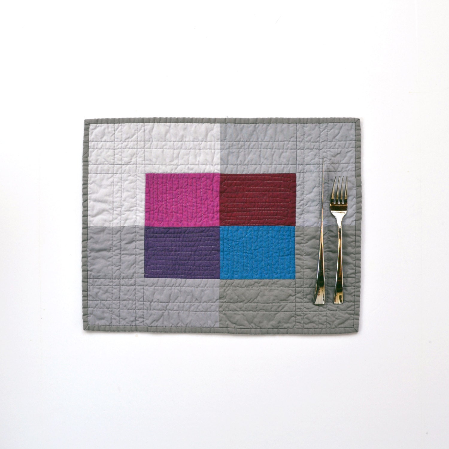 Modern Placemats Quilted Placemats Gray Table by TwiggyandOpal