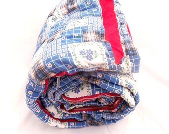 Vintage 60's AMERICANA Sleeping Bag / Red White Blue FLOWER Power Picnic Blanket / Floral Quilt PATCHWORK / Free Shipping
