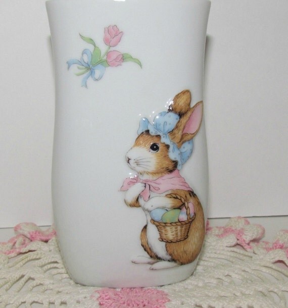 Vintage MIJ Easter Bunny Vase Oval Porcelain Vase Easter