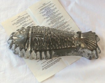 French Farmhouse Vintage Metal Fish Mold, Primitive, Industrial, Bakeware, Vintage Housewares