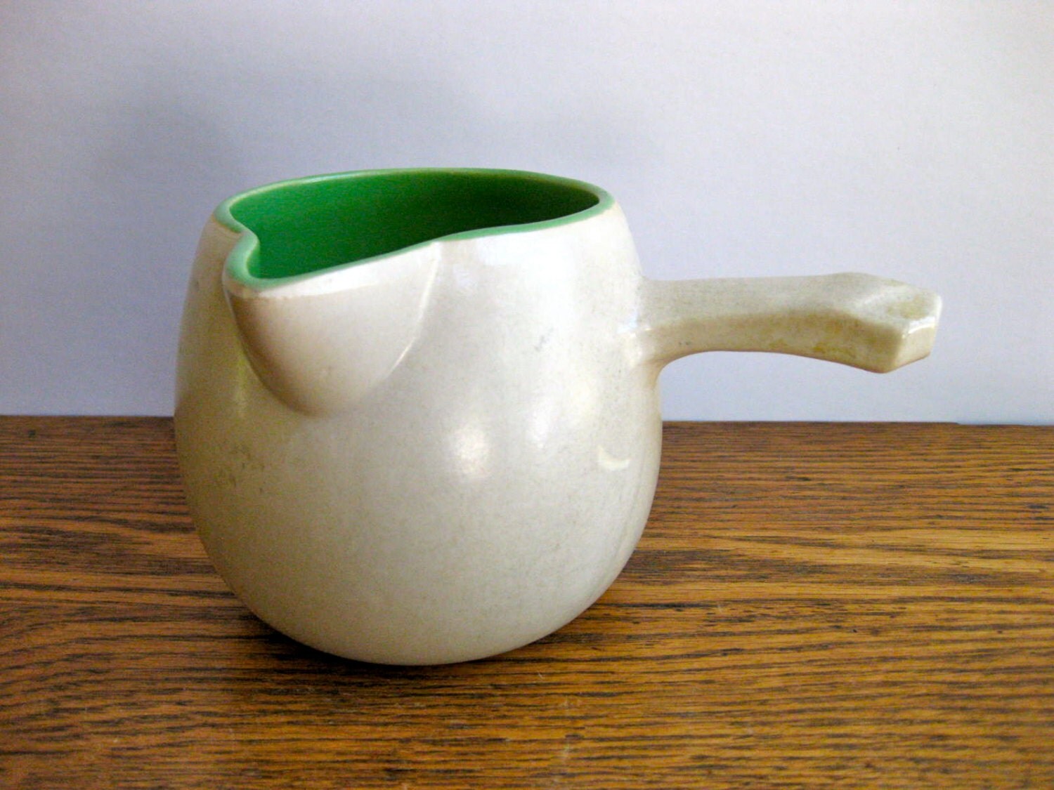 Vintage McCoy Gravy Boat Haute Juice