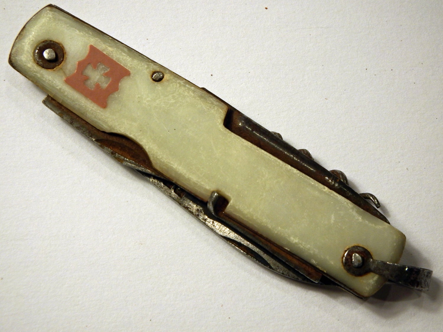 Vintage Swiss Army Knives 111