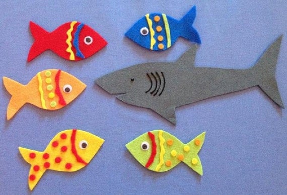 Fünf Kleine Fische Die Schwammen Im Meer