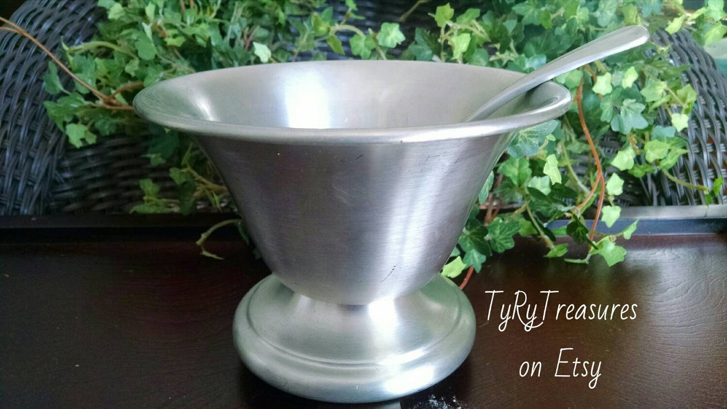 Pewter Gravy Bowl with Ladle CONNECTICUT HOUSE PEWTERERS