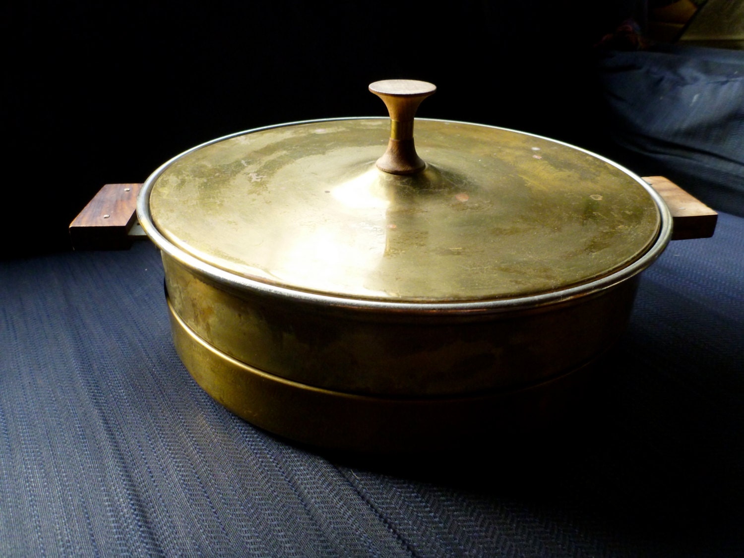 modern brass and wood chafing dish