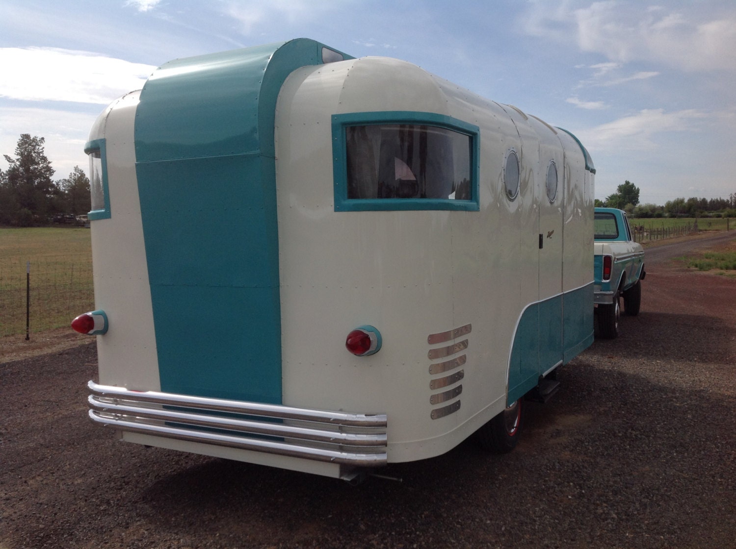 Pin by L H on Small space living | Vintage campers trailers, Vintage ...