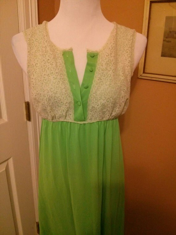 Vintage lime green white lace long sleeveless nylon nightgown